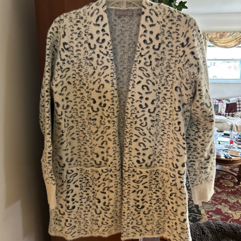 Evolution By Cyprus Leopard Print Open Front Pock… - image 1